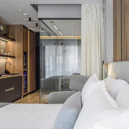 Aristotelian Virtues - Agapi Appartement