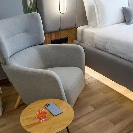 Aristotelian Virtues - Agapi Appartement Thessaloniki