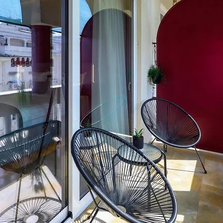 Appartement Aristotelian Virtues - Agapi