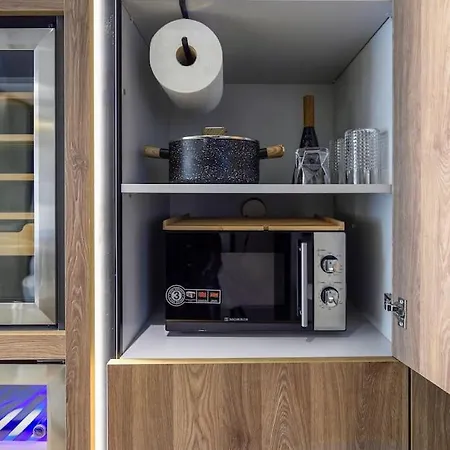 Διαμέρισμα Aristotelian Virtues - Agapi *