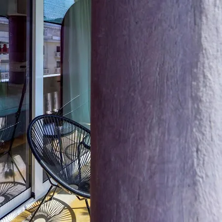 Appartement Aristotelian Virtues - Agapi