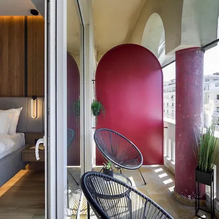 Aristotelian Virtues - Agapi Appartement *