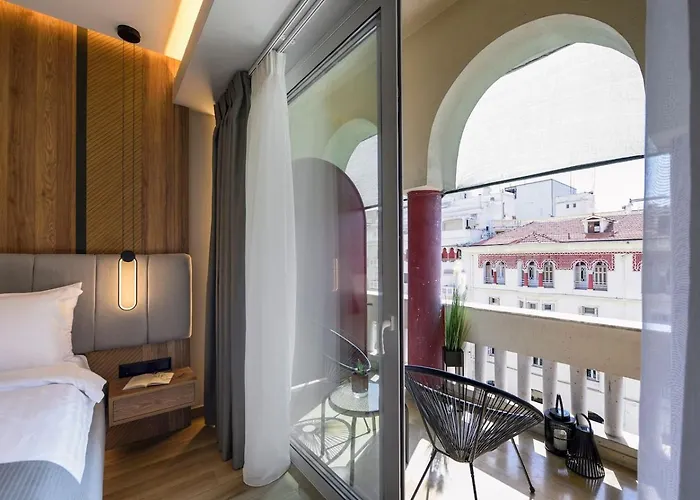 Aristotelian Virtues - Agapi Appartement