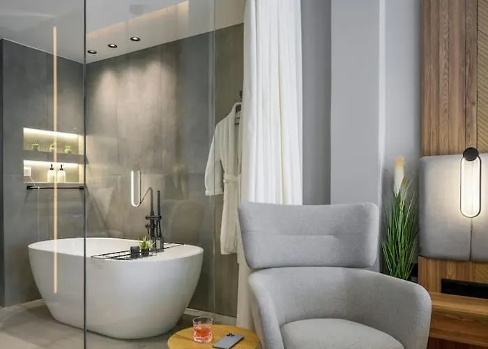 Aristotelian Virtues - Agapi Apartamento