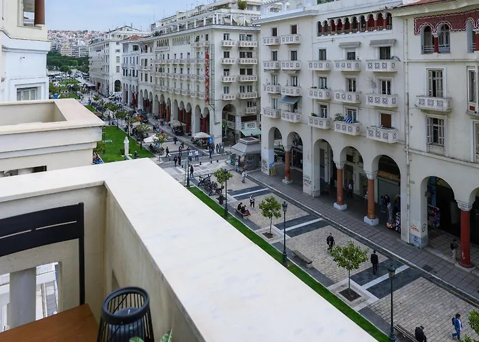 Aristotelian Virtues - Agapi Appartement *